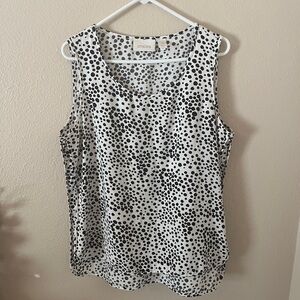 Chico's Black and White Sleeveless Relaxed Blouse Size 2